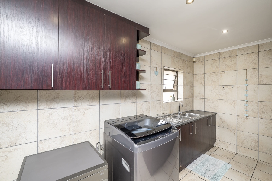 3 Bedroom Property for Sale in Jakarandas Western Cape